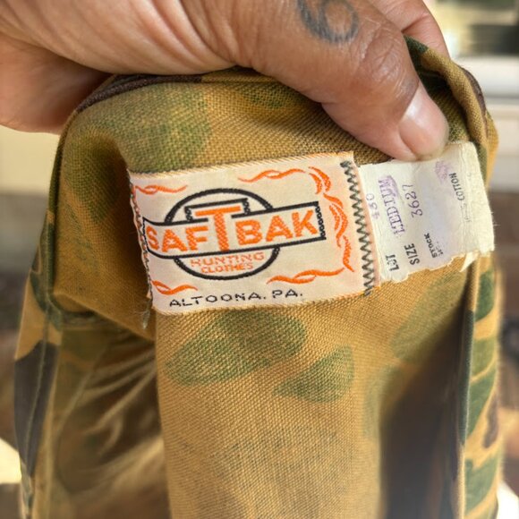 Vintage SAFTBAK Camouflage HUNTING VEST Removable Game Pocket M - Picture 7 of 7